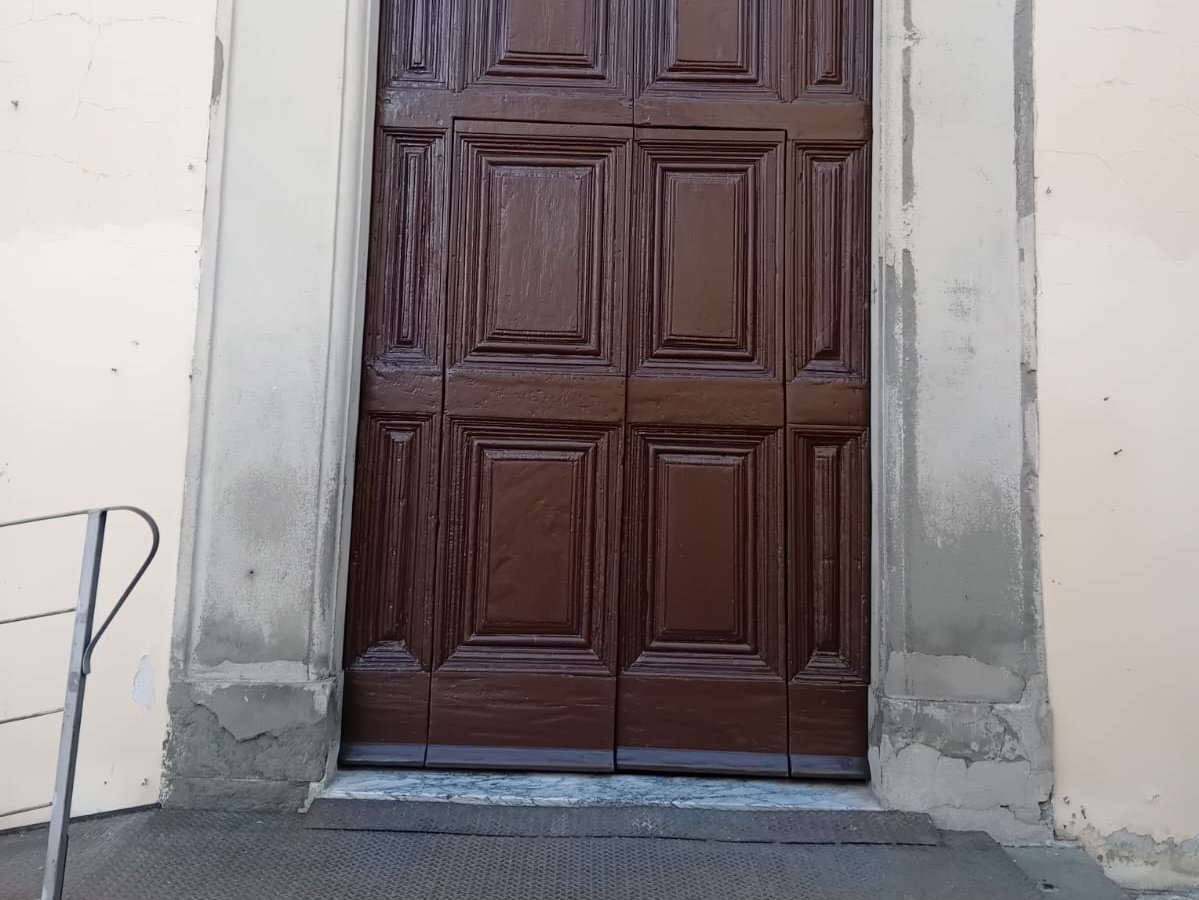 Chiesa di Ponte a Serchio - restauro del portone